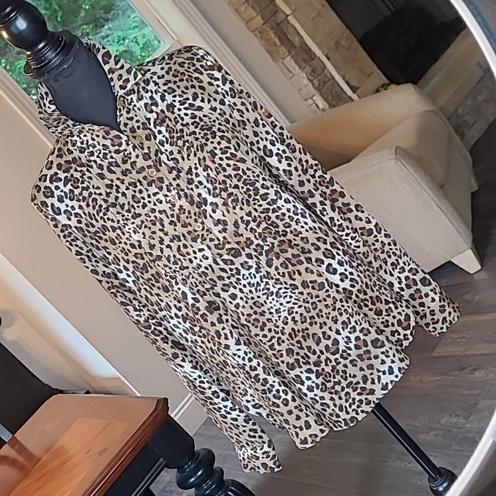 Zac & Rachel sz S animal print blouse